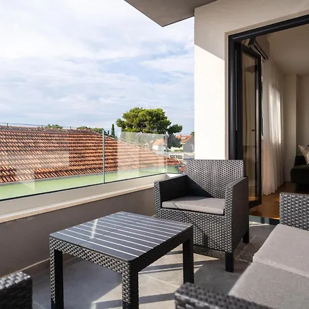 Mistral Retreat *
